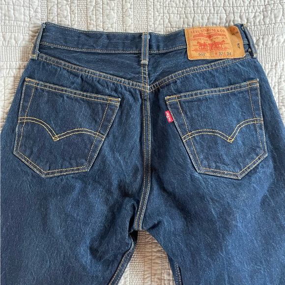 Levi’s 501s Dark Wash - Picture 2 of 4